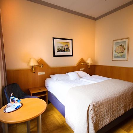 Komfort Hotel Am Kurpark Бад-Хомбург-фор-дер-Хёэ Экстерьер фото