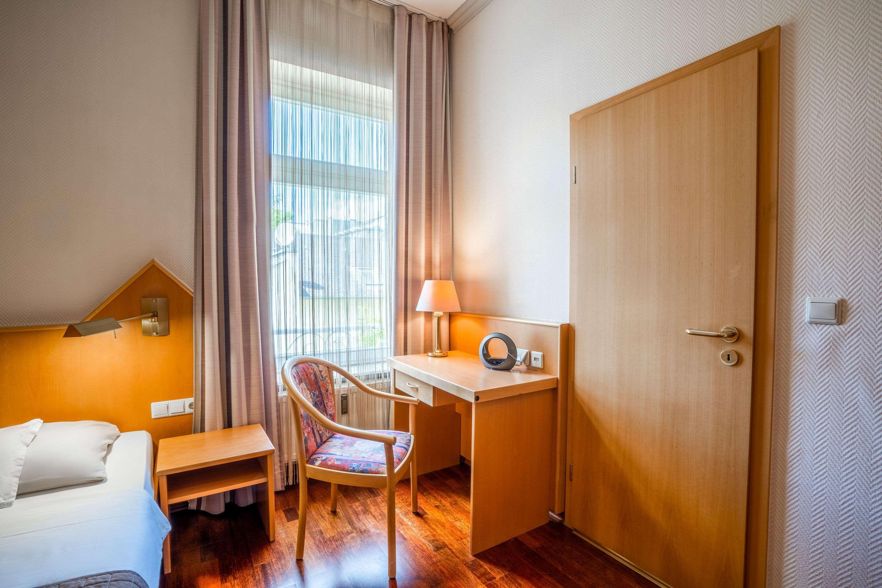 Komfort Hotel Am Kurpark Бад-Хомбург-фор-дер-Хёэ Экстерьер фото