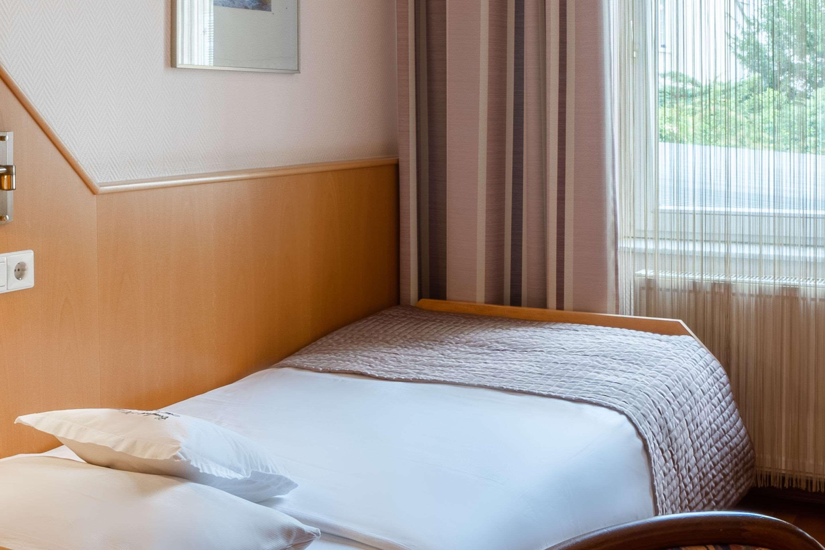 Komfort Hotel Am Kurpark Бад-Хомбург-фор-дер-Хёэ Экстерьер фото