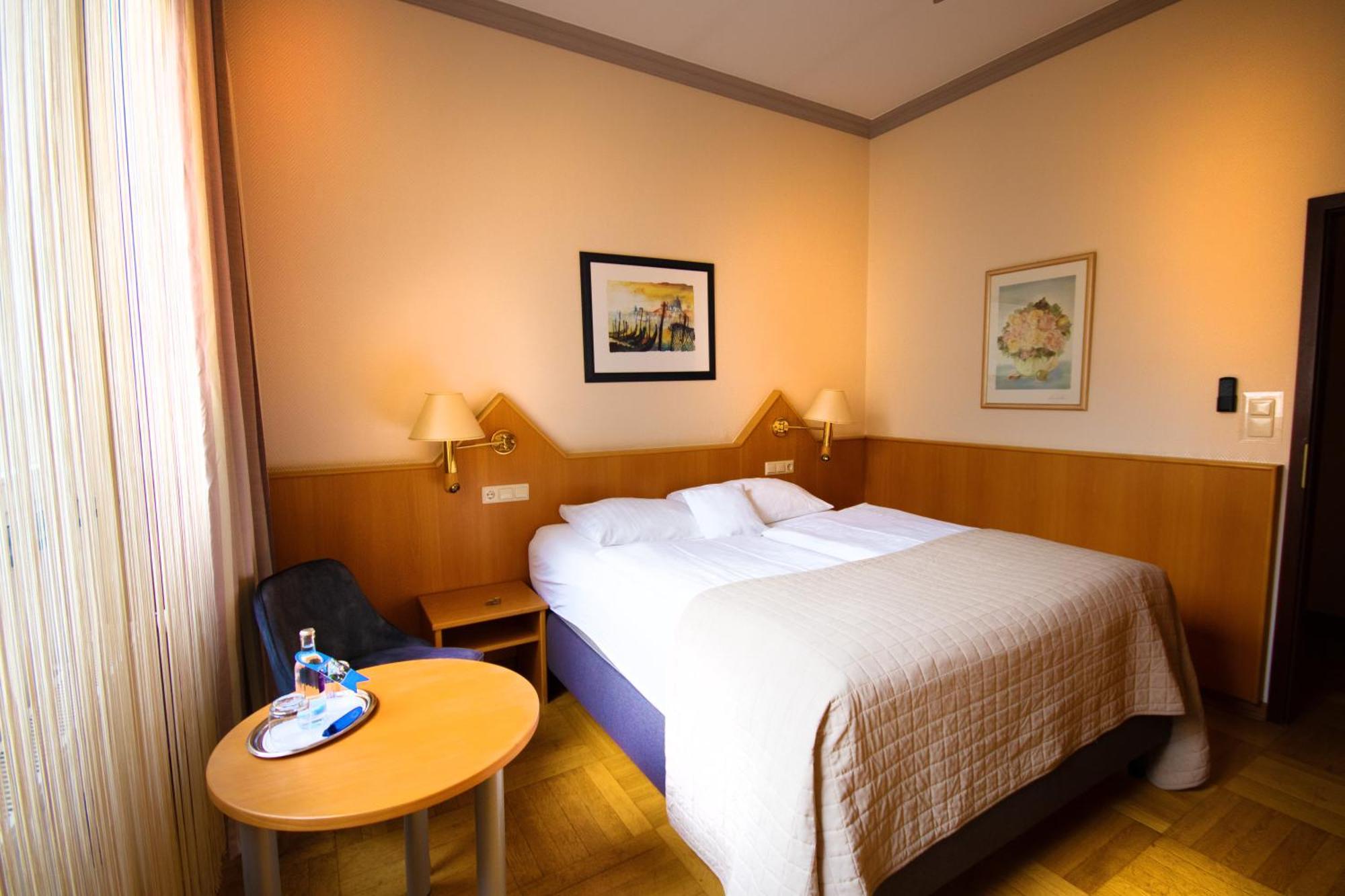 Komfort Hotel Am Kurpark Бад-Хомбург-фор-дер-Хёэ Экстерьер фото