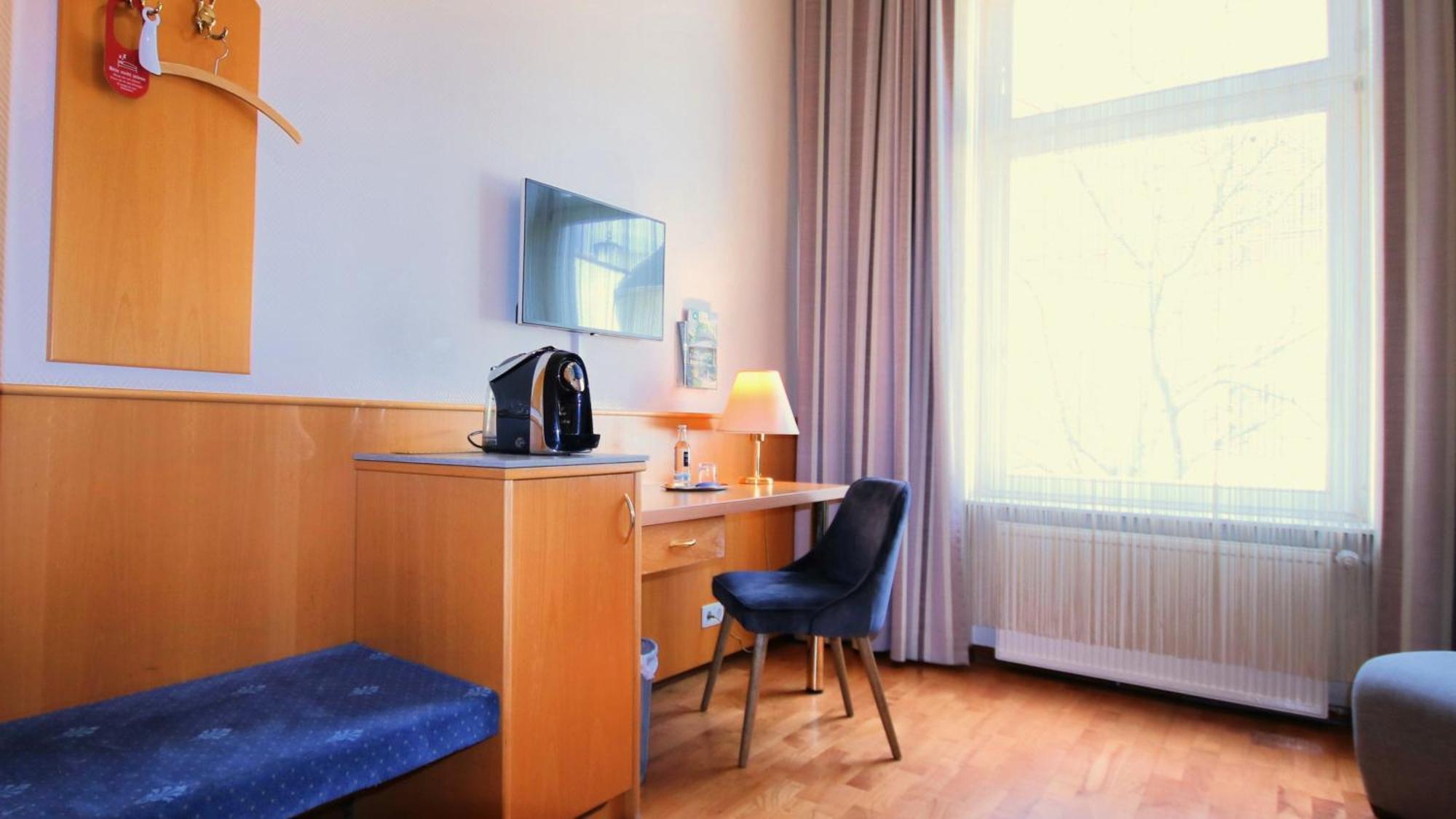 Komfort Hotel Am Kurpark Бад-Хомбург-фор-дер-Хёэ Экстерьер фото